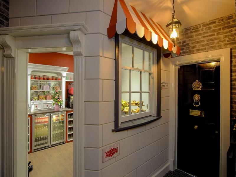 lion quays hotel  image