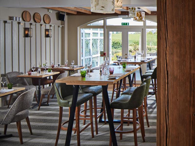 lion quays hotel  image