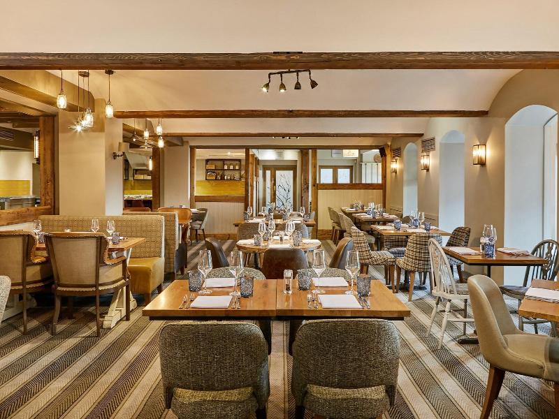 lion quays hotel  image
