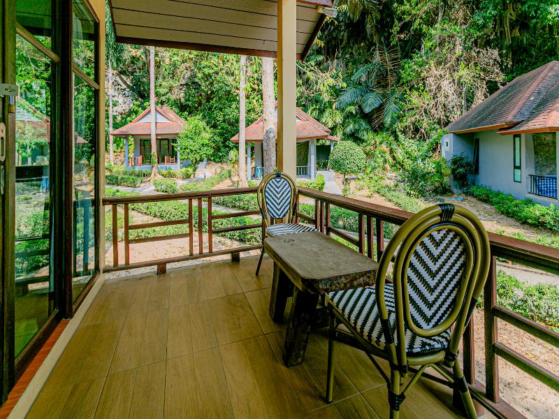 Tonsai Bay Resort — general view