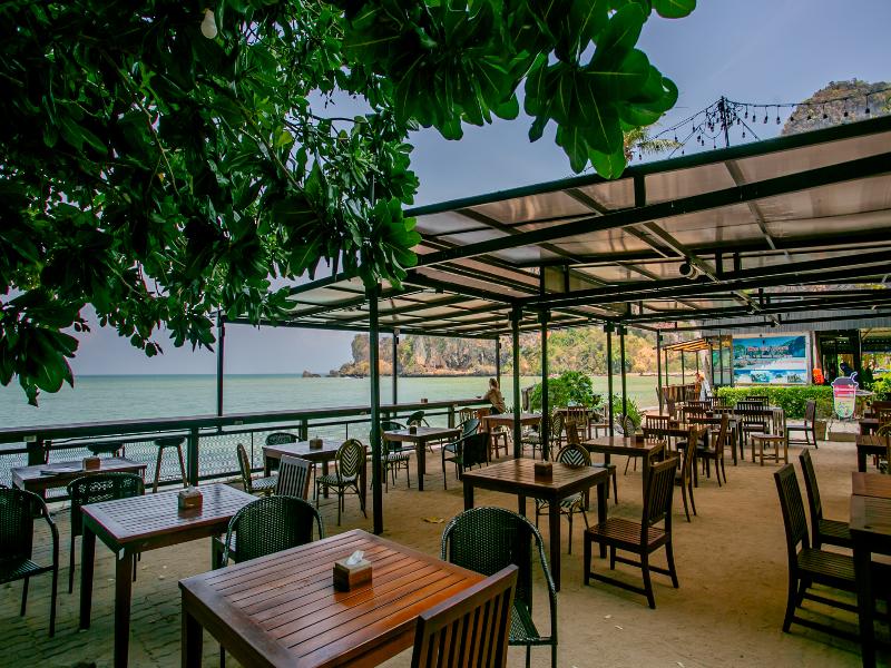 Tonsai Bay Resort image