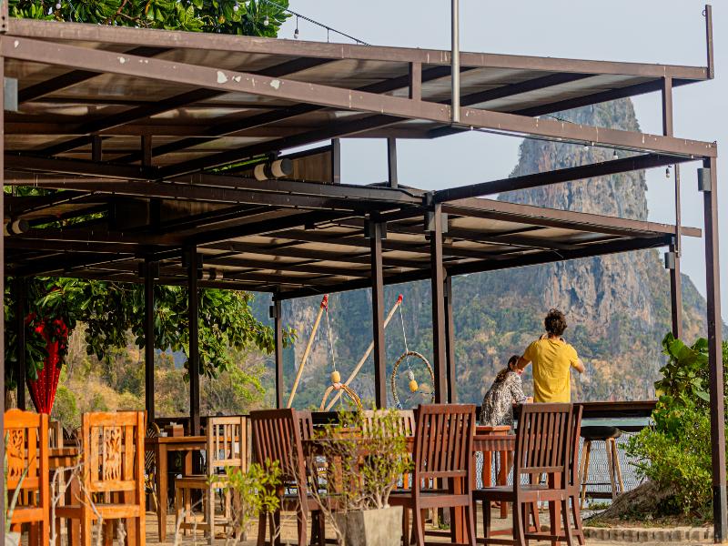Tonsai Bay Resort image