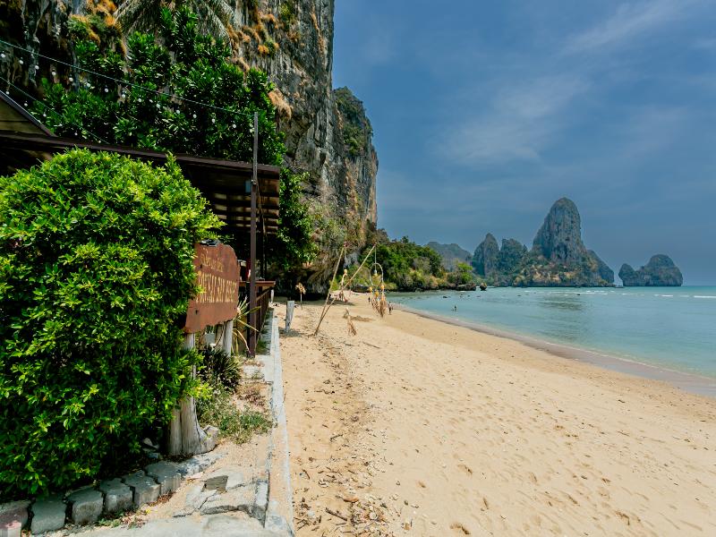 Tonsai Bay Resort image