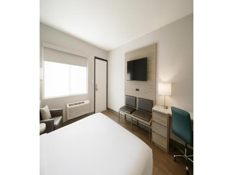 Travelodge by Wyndham LAX South image