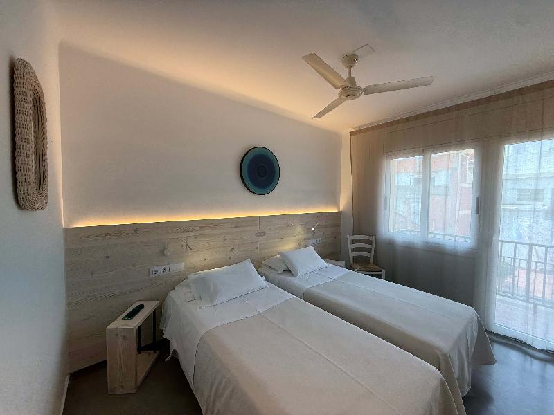 Hostal Rom image