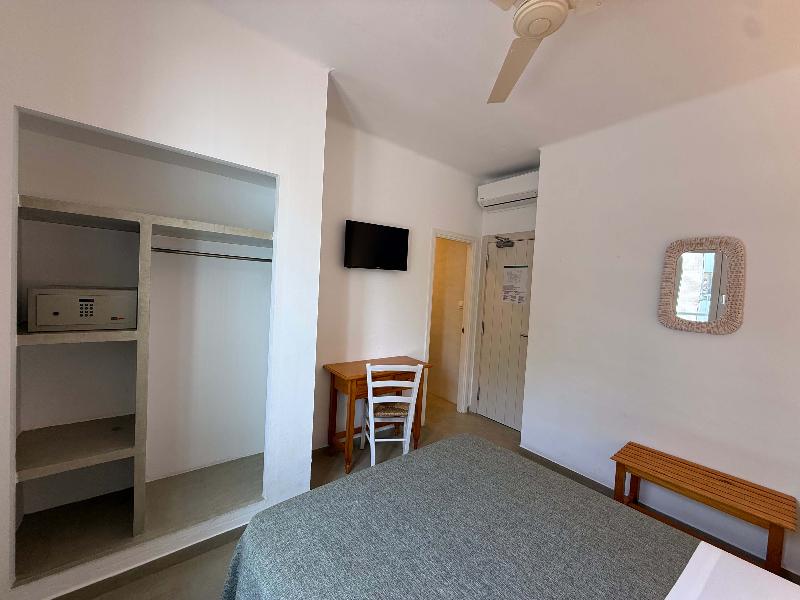 Hostal Rom image