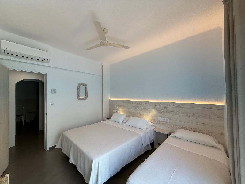 Hostal Rom image