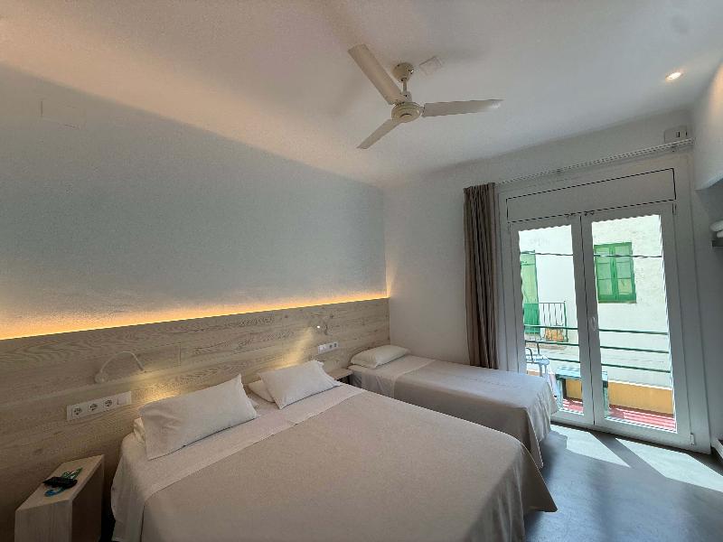 Hostal Rom image