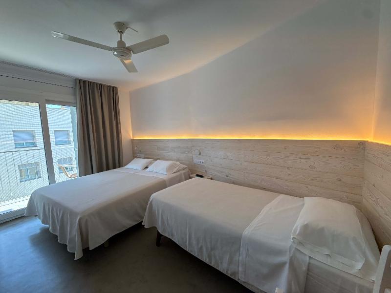 Hostal Rom image