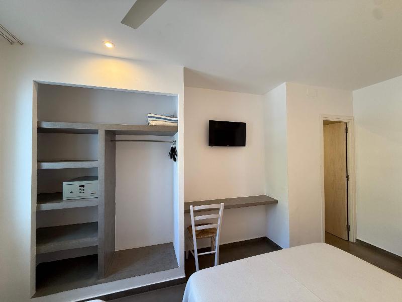 Hostal Rom image