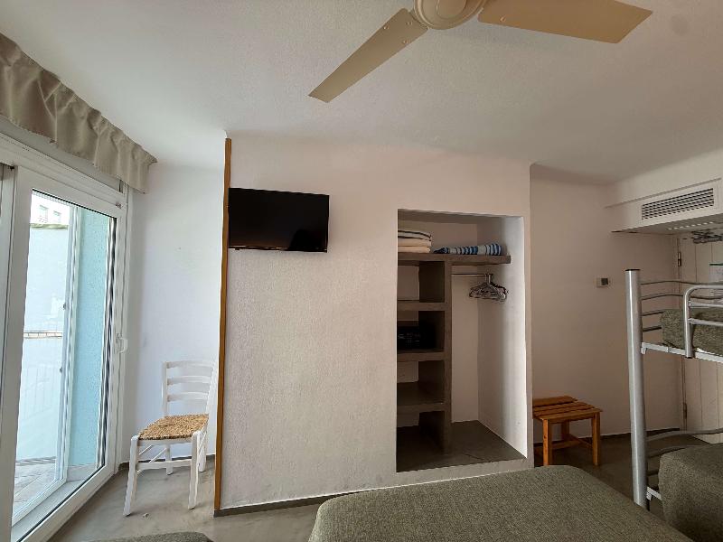 Hostal Rom image