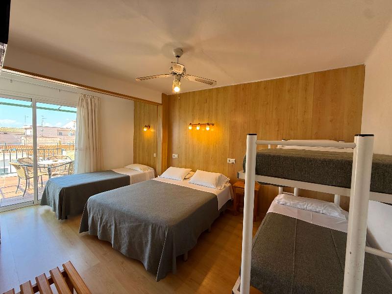 Hostal Rom image