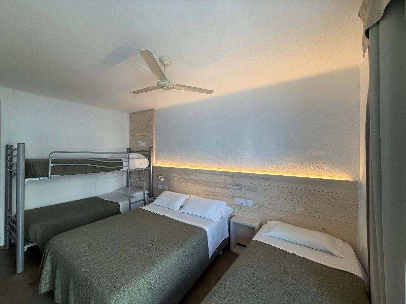 Hostal Rom image