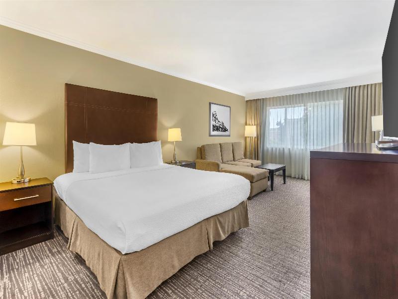 BEST WESTERN PLUS Garden Court Inn image