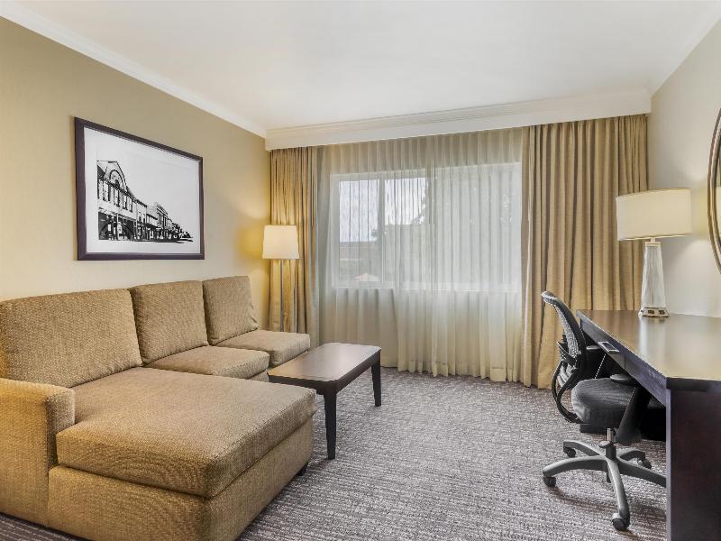 BEST WESTERN PLUS Garden Court Inn image