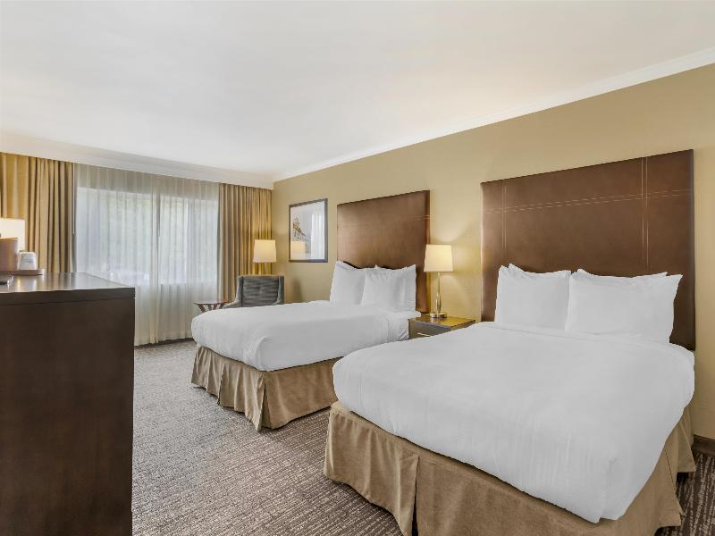 BEST WESTERN PLUS Garden Court Inn image