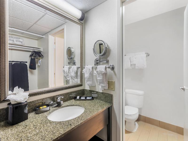 BEST WESTERN PLUS Garden Court Inn image