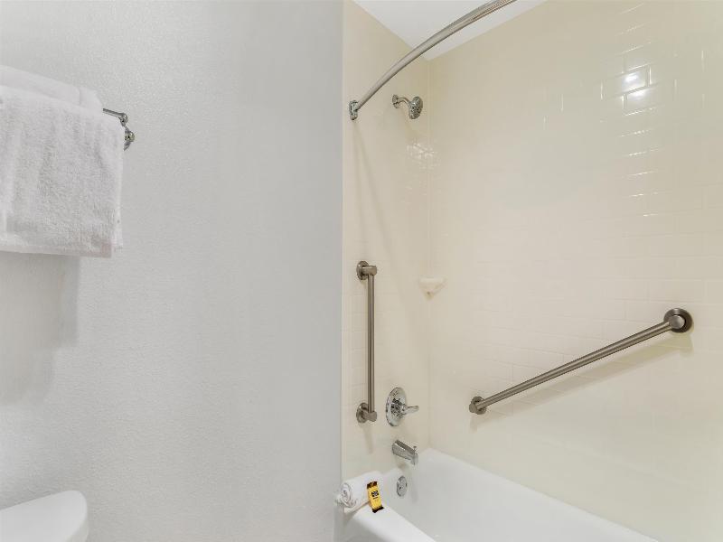 BEST WESTERN PLUS Garden Court Inn image