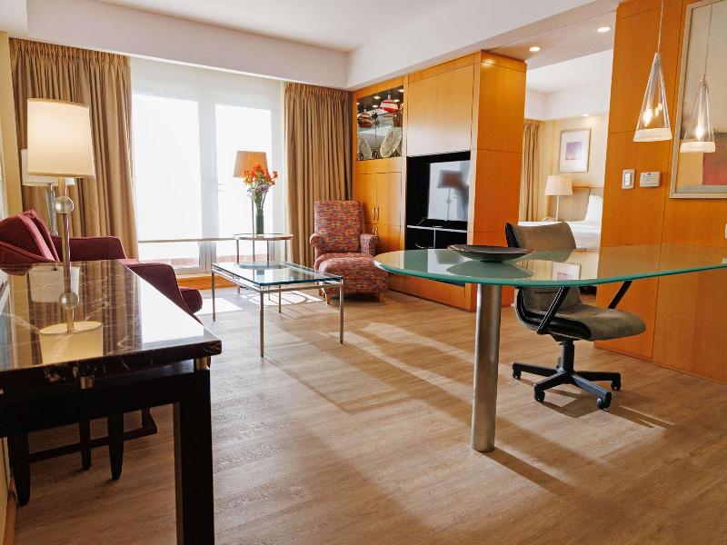 DoubleTree by Hilton Buenos Aires image
