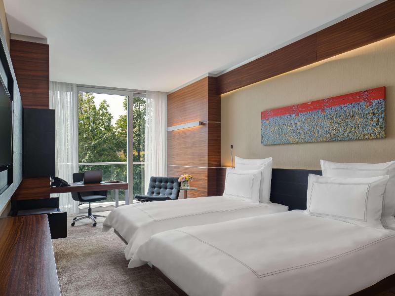 Swissotel Buyuk Efes Izmir image