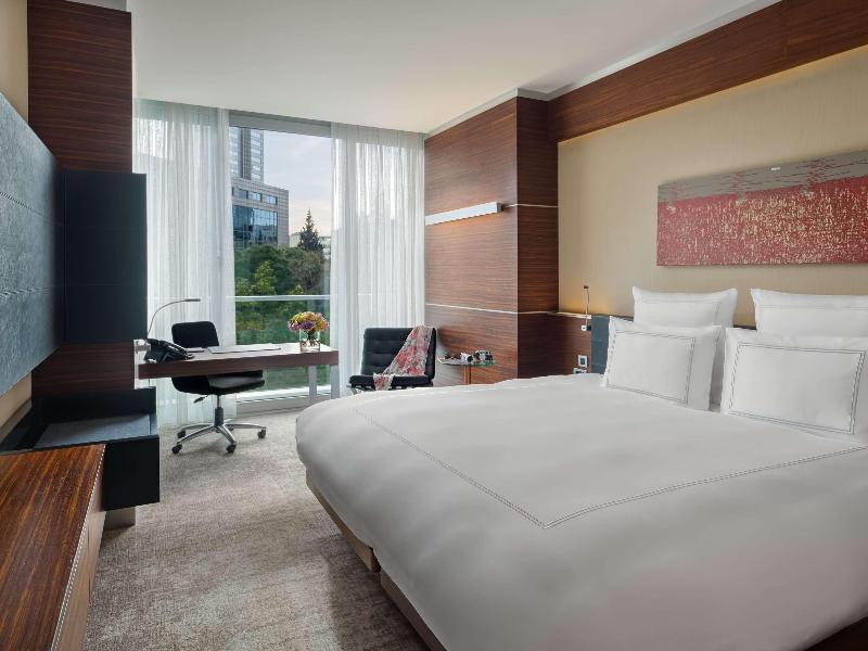 Swissotel Buyuk Efes Izmir image