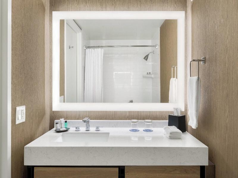 Sheraton Cerritos Hotel image