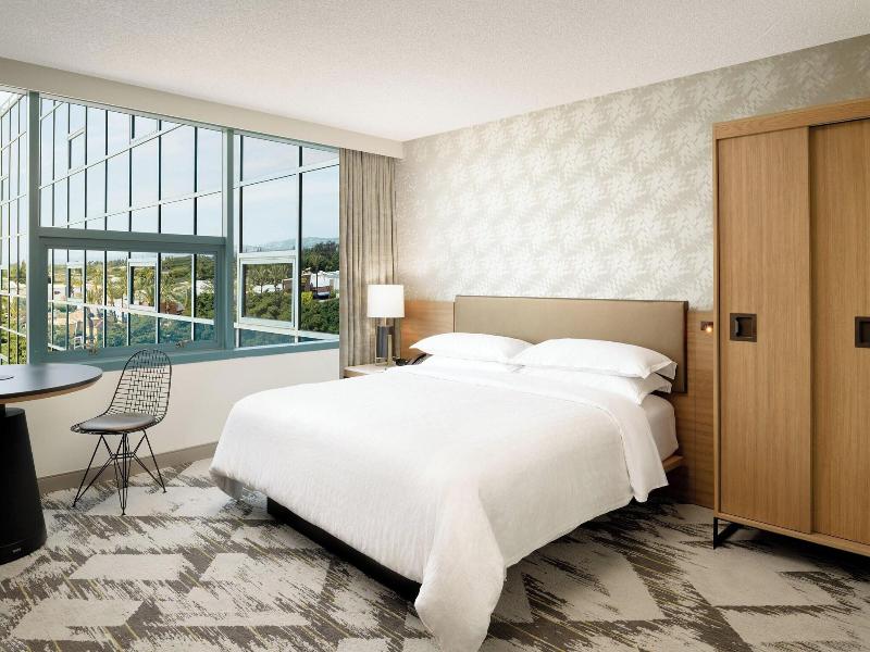 Sheraton Cerritos Hotel image