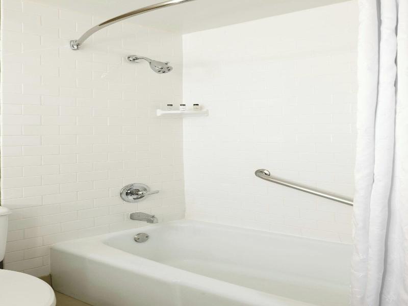 Sheraton Cerritos Hotel image