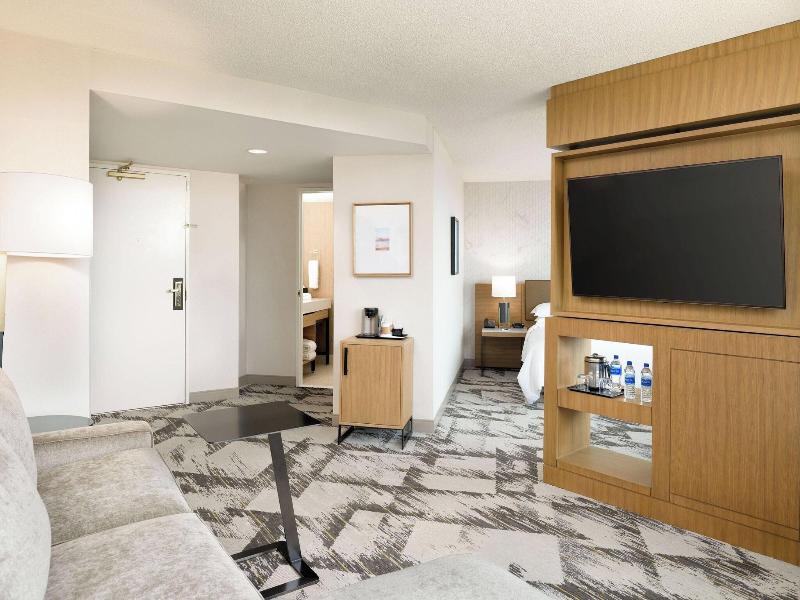 Sheraton Cerritos Hotel image