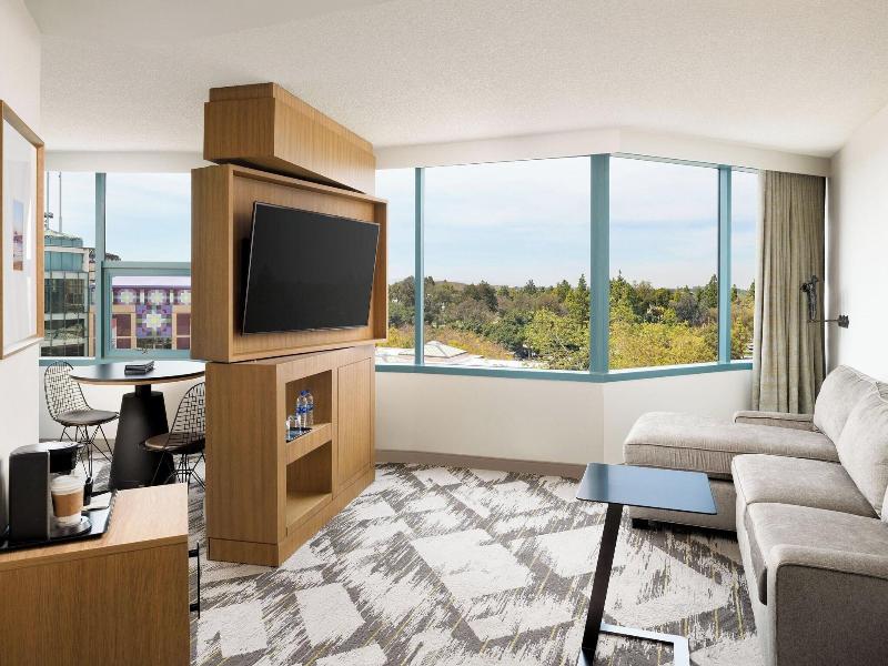 Sheraton Cerritos Hotel image