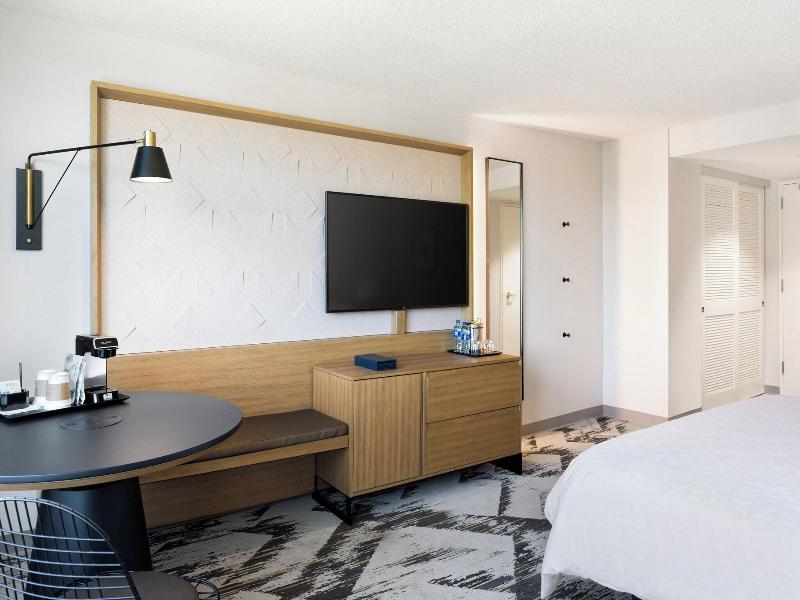 Sheraton Cerritos Hotel image