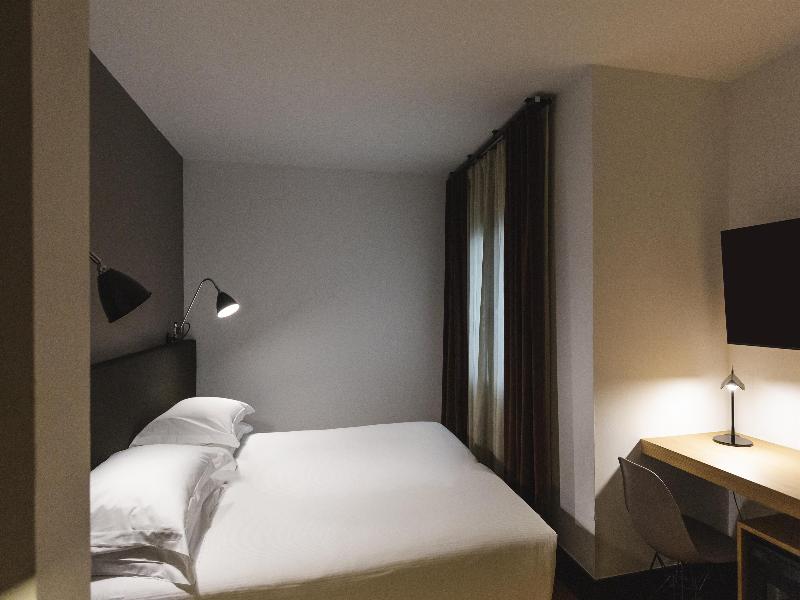 Alexandra Barcelona, Curio Collection by Hilton image