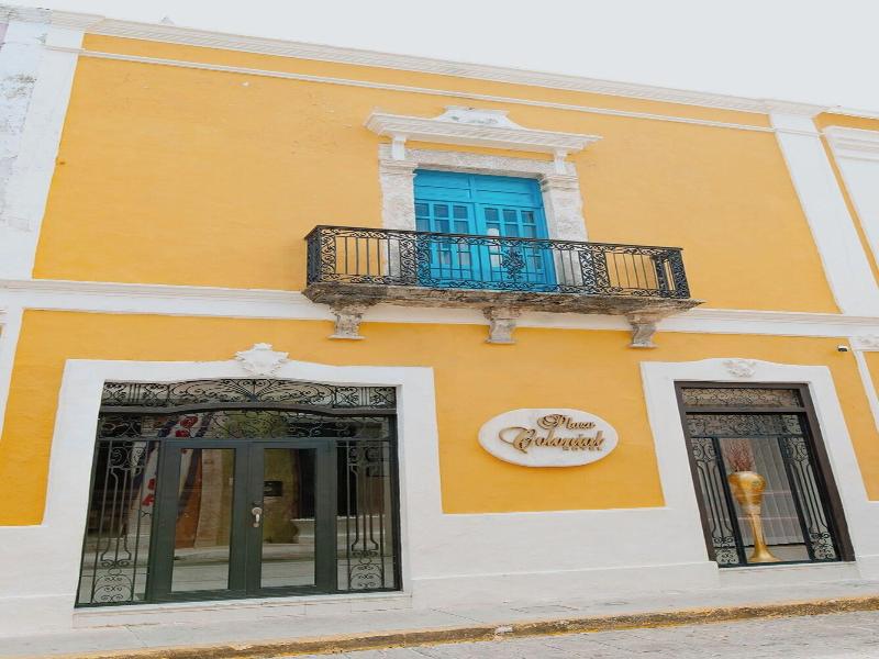 Plaza Colonial