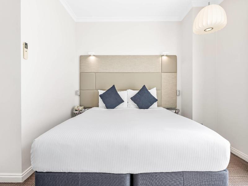 Clarion Suites Gateway image