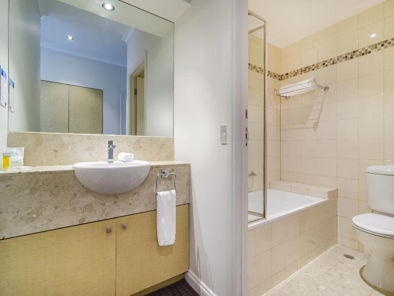 Clarion Suites Gateway image