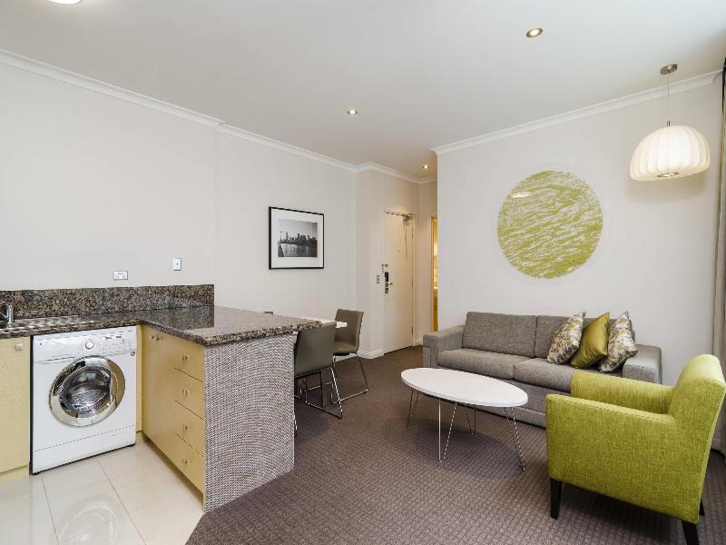 Clarion Suites Gateway image