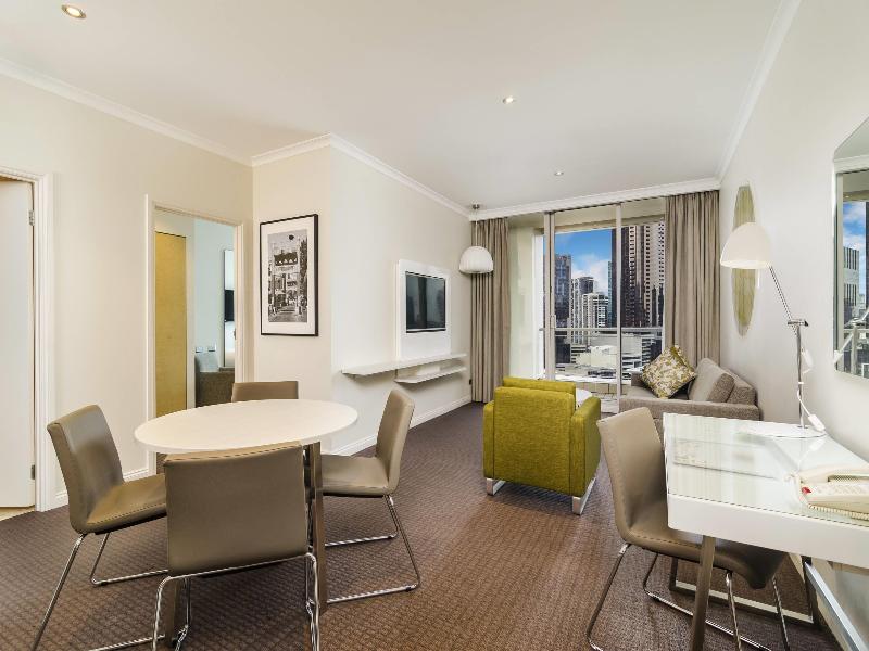 Clarion Suites Gateway image