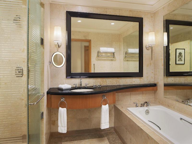 Sheraton Manila Bay image