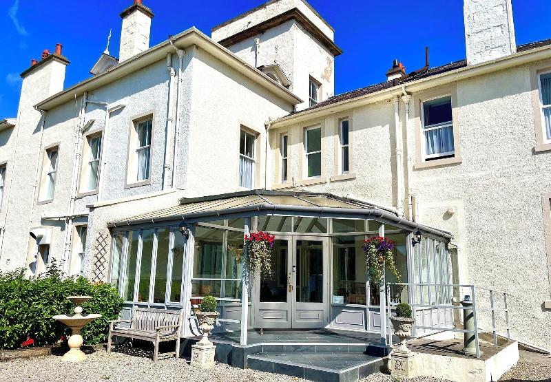 Invernairne guest house