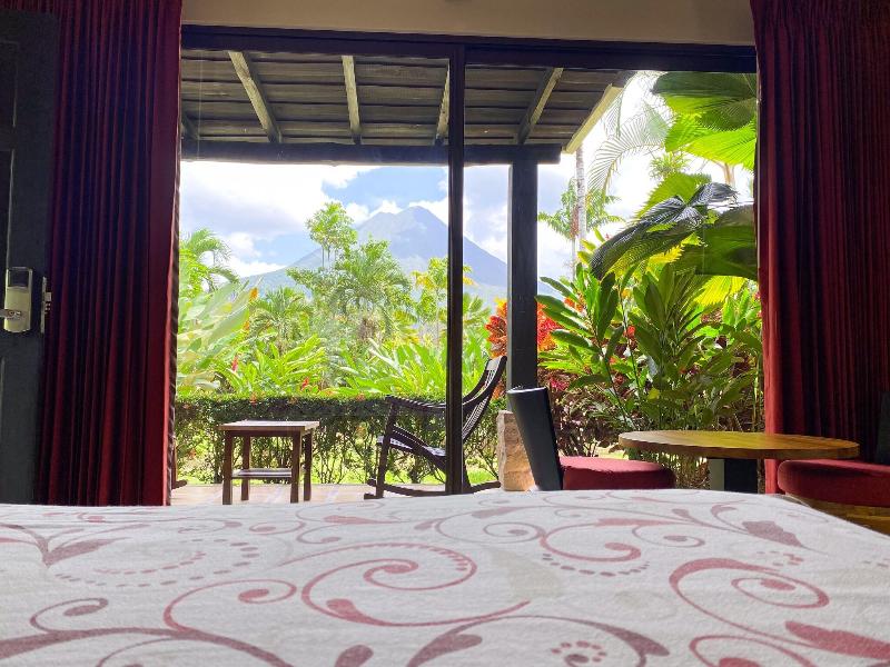 Arenal Manoa image