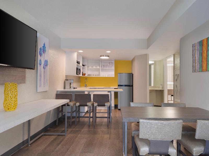 Nickelodeon Family Suites