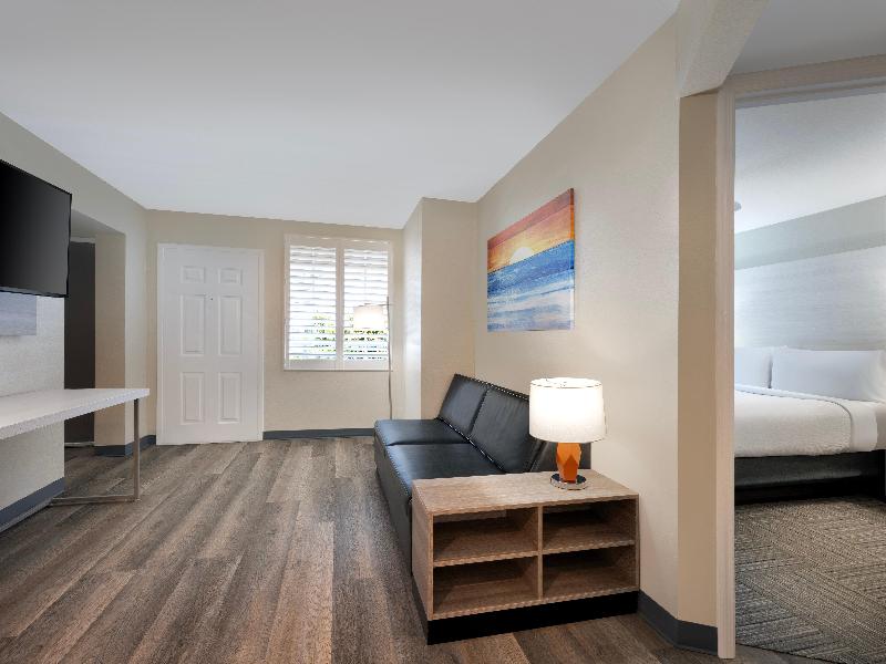 Nickelodeon Family Suites