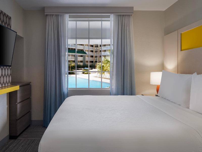 Nickelodeon Family Suites