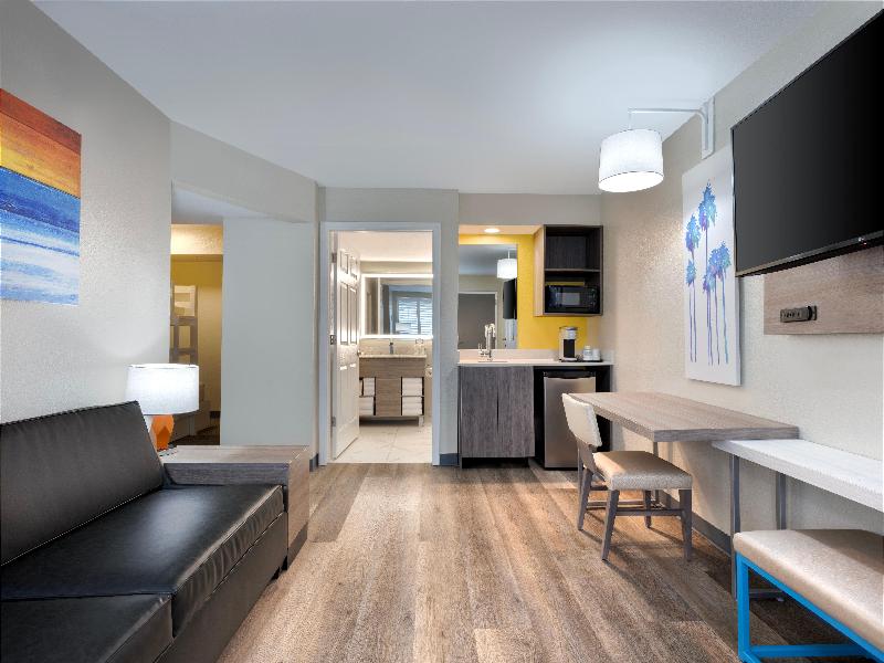 Nickelodeon Family Suites