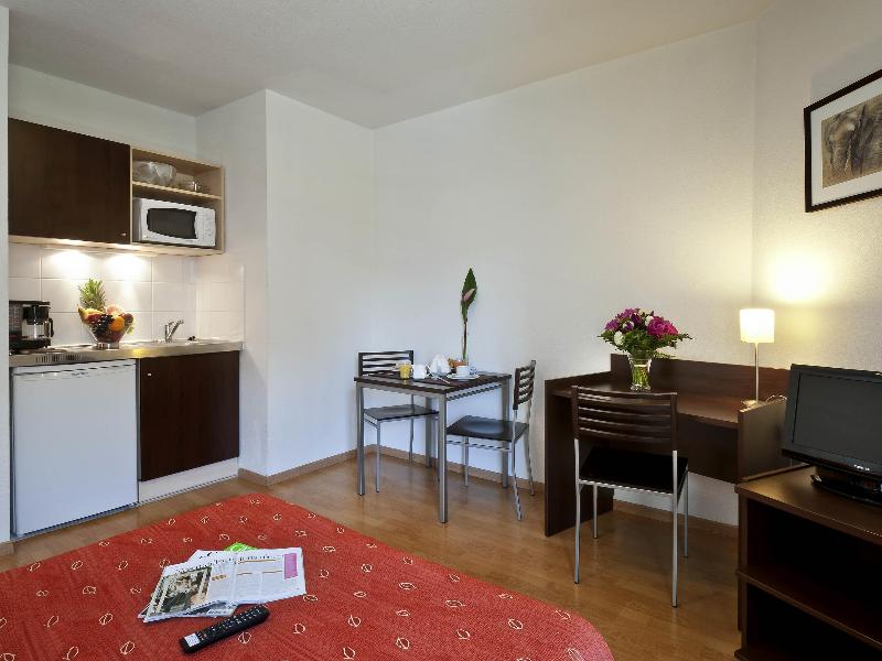 Adagio Access Vanves Porte de Chatillon image