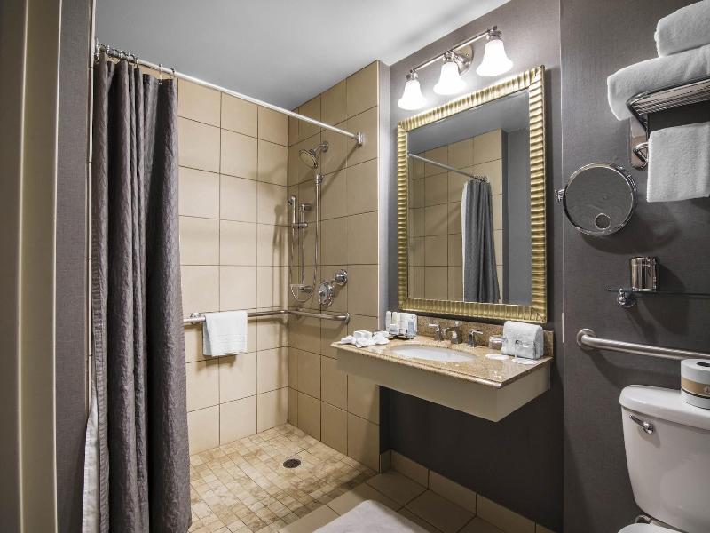 Renaissance Dallas North Hotel image