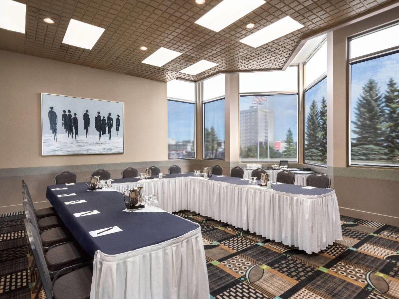 Royal Hotel West Edmonton Trademark Collection