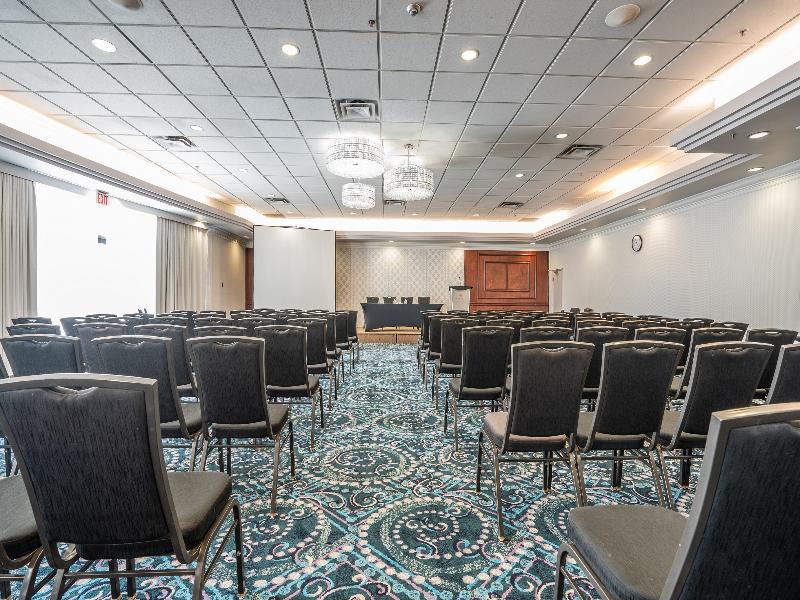 Executive Suites Hotel Metro Vancouver Burnaby image