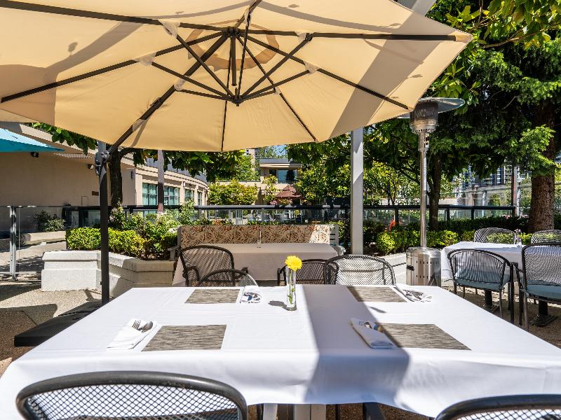 Executive Suites Hotel Metro Vancouver Burnaby image