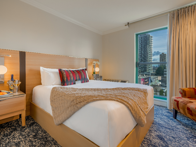 Executive Suites Hotel Metro Vancouver Burnaby image